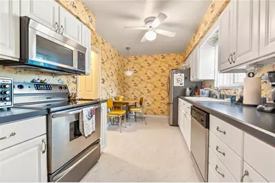 831 Alden Dr, Scott Township, PA 15220 - Photo 13
