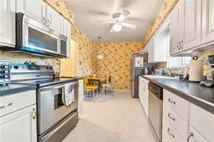 831 Alden Dr, Scott Township, PA 15220 - Photo 13