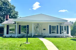 662 DeBaldo Dr, West Mifflin, PA 15122 - Photo 1