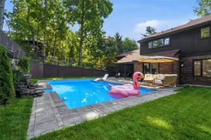 1660 Queens Dr, South Park, PA 15129 - Photo 35