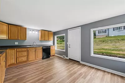 690 Brownstown Rd, Irwin, PA 15647 - Photo 9