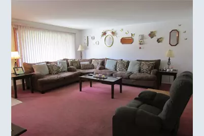 20 Carlsbad Rd, Pittsburgh, PA 15239 - Photo 7