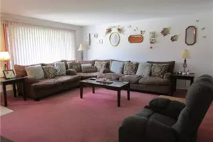 20 Carlsbad Rd, Pittsburgh, PA 15239 - Photo 7