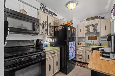 610 Sunnyland Avenue, Pittsburgh, PA 15227 - Photo 11
