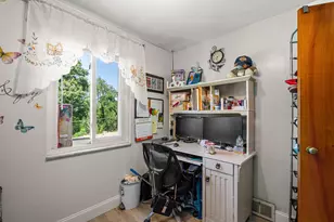 610 Sunnyland Ave, Pittsburgh, PA 15227 - Photo 17