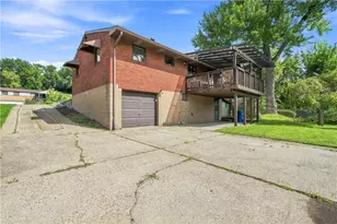737 Providence Dr, Pittsburgh, PA 15239 - Photo 25