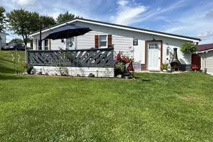 606 Lark Ln, Washington Township, PA 15613 - Photo 7