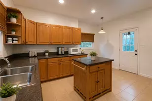 438 N Pennsylvania Ave, Greensburg, PA 15601 - Photo 5
