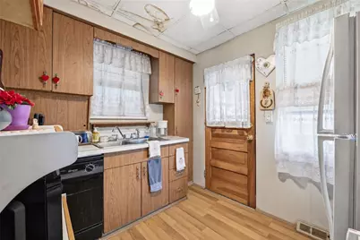 545 Sunnyside Ave, East Pittsburgh, PA 15112 - Photo 7