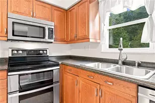 614 Stamford Dr, Hempfield Township, PA 15601 - Photo 11