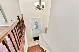 614 Stamford Dr, Hempfield Township, PA 15601 - Photo 3