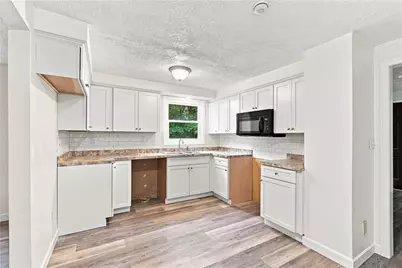 450 Greenwood Dr, Hermitage, PA 16148 - Photo 5