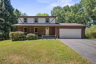 450 Greenwood Dr, Hermitage, PA 16148 - Photo 1