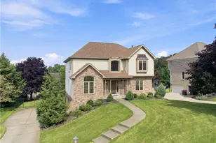 146 Williams Dr, Robinson Twp, PA 15108 - Photo 3