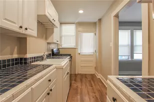 323 Main St, Pittsburgh, PA 15201 - Photo 11