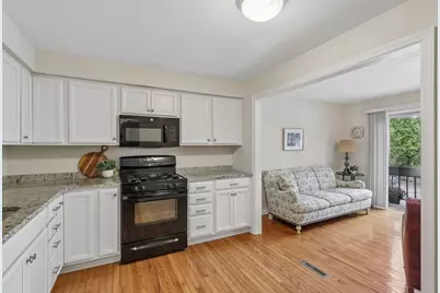 371 Hawthorn Court, Ross Twp, PA 15237 - Photo 5