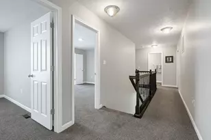 513 Royal Ct, North Fayette, PA 15057 - Photo 17