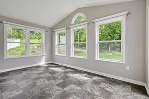 513 Royal Ct, North Fayette, PA 15057 - Photo 13