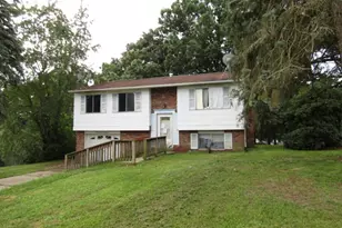 118 Warrencliff Dr, Center Township, PA 15061 - Photo 3
