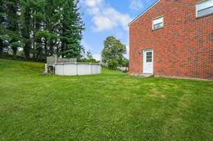 32 Carlsbad Rd, Pittsburgh, PA 15239 - Photo 23