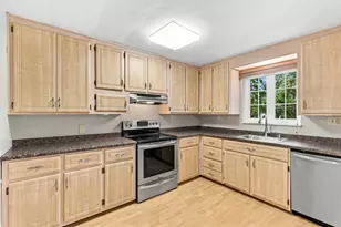 1918 Hampstead Dr, Pittsburgh, PA 15235 - Photo 15