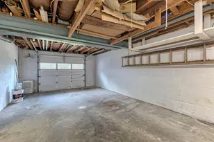2040 Thomas Dr, North Huntingdon, PA 15642 - Photo 27