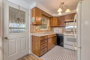 2040 Thomas Dr, North Huntingdon, PA 15131 - Photo 5