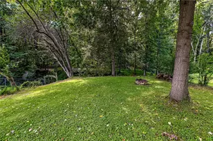634 Stamford Dr, Hempfield Township, PA 15601 - Photo 7