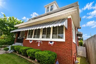 525 Walnut St, Vandergrift, PA 15690 - Photo 3