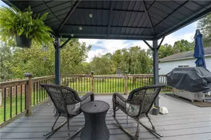 1752 S Eighty Eight Rd, Greensboro, PA 15338 - Photo 27