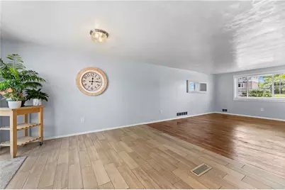 1296 Snee Dr, South Park, PA 15236 - Photo 7