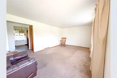 420 Hillview Dr, Upper Burrell, PA 15068 - Photo 3