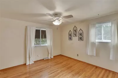 708 Regency Dr, Pittsburgh, PA 15239 - Photo 15