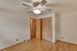 708 Regency Dr, Pittsburgh, PA 15239 - Photo 13