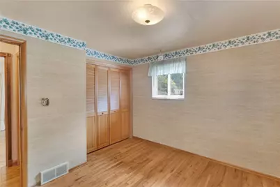 708 Regency Dr, Pittsburgh, PA 15239 - Photo 17