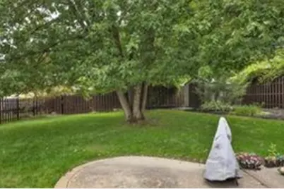 708 Regency Dr, Pittsburgh, PA 15239 - Photo 25