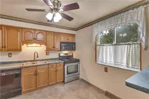 708 Regency Dr, Pittsburgh, PA 15239 - Photo 11