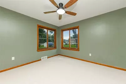 423 Flower Ave, Grove City Boro, PA 16127 - Photo 17