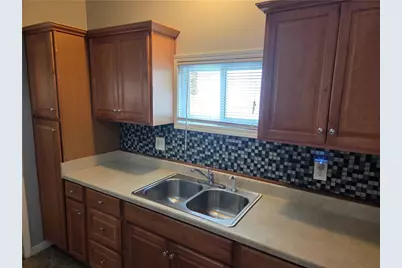 4 Edith Pl, Pittsburgh, PA 15213 - Photo 9