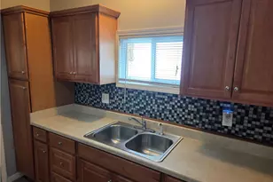 4 Edith Pl, Pittsburgh, PA 15213 - Photo 9