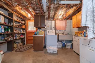 448 Rainier Dr, Pittsburgh, PA 15239 - Photo 31