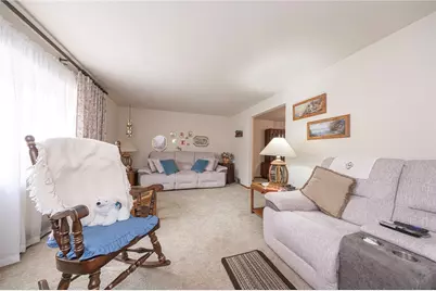 448 Rainier Dr, Pittsburgh, PA 15239 - Photo 15