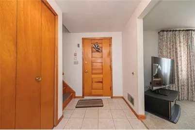 448 Rainier Dr, Pittsburgh, PA 15239 - Photo 17