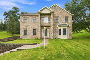 102 Hidden Oak Dr, Adams Township, PA 16046 - Photo 1