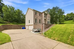 102 Hidden Oak Dr, Adams Township, PA 16046 - Photo 3