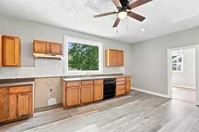 130 Euclid Ave, Sharon, PA 16146 - Photo 7
