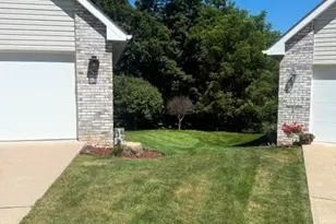 404 Country View Dr, Lower Burrell, PA 15068 - Photo 3
