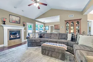 101 Sunray Dr, Center Township, PA 15001 - Photo 9