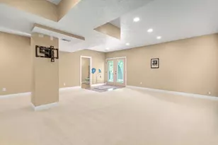 101 Sunray Dr, Center Township, PA 15001 - Photo 33