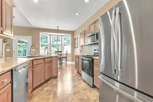 101 Sunray Dr, Center Township, PA 15001 - Photo 13